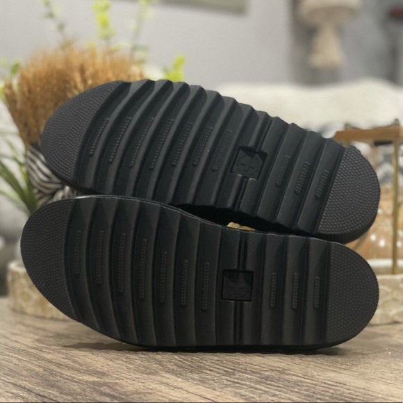 🆕 Dr. Martens Women's Vegan Leather Blaire Sandal Black - Picture 10 of 16